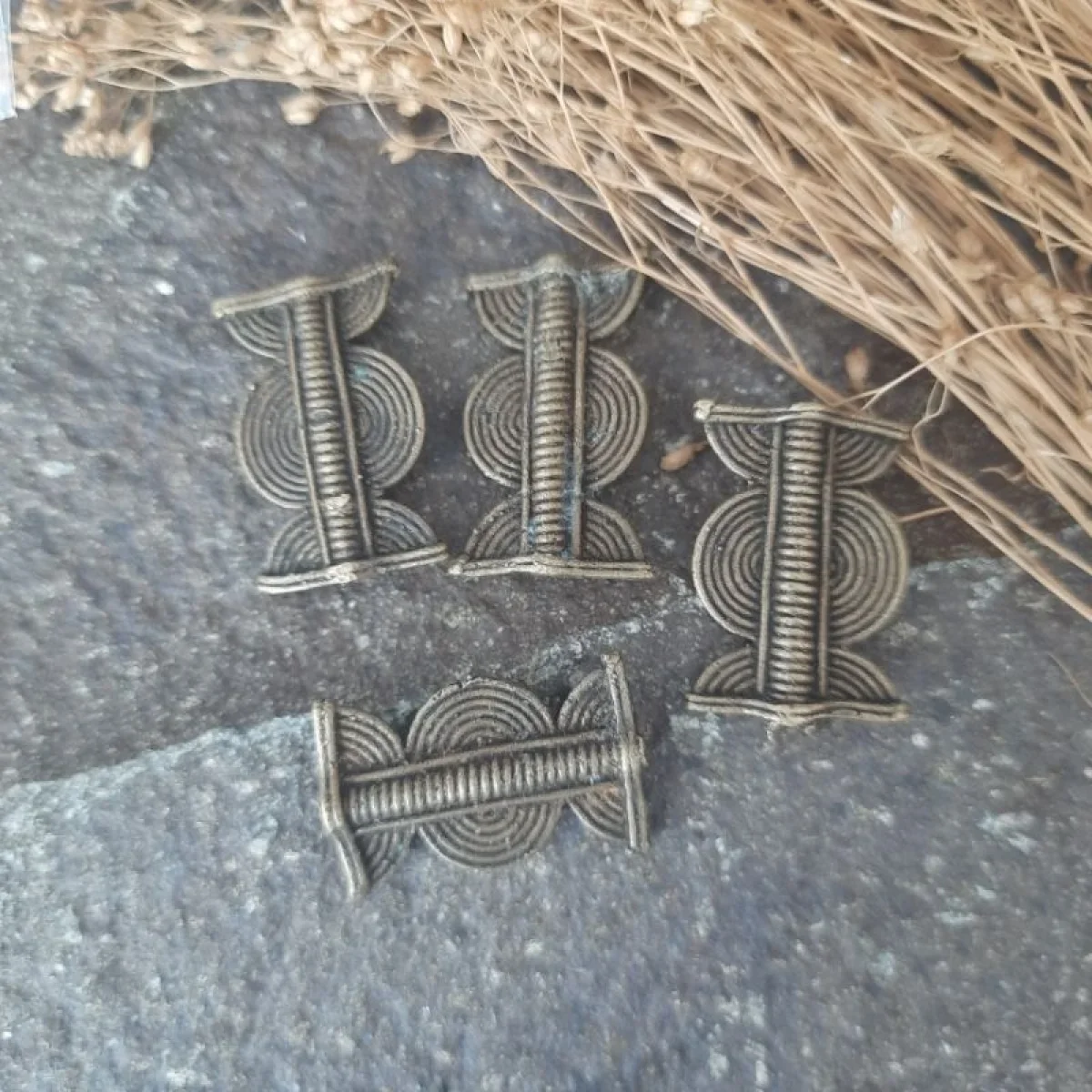 28x18mm hole 2mm