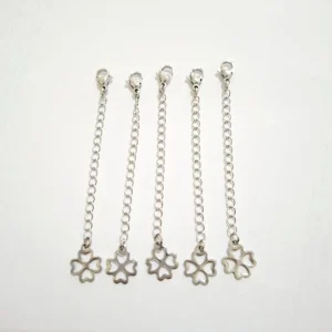 Clover wth clasp