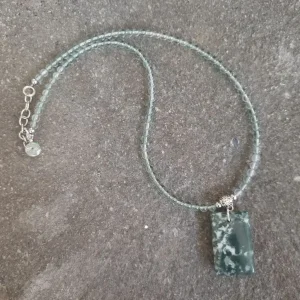 Rect moss agate