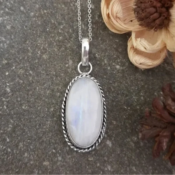 Natural white blue sheen moonstone pendant (liontin)