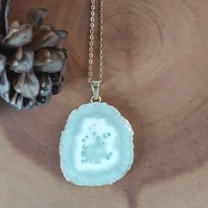 Natural white solar quartz pendant (liontin)