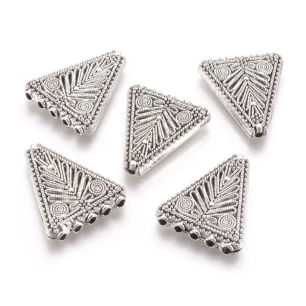 Metal alloy triangle link connector