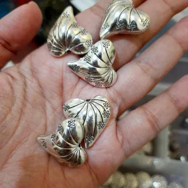 Metal alloy brass heart shape beads | manik ♡ besar
